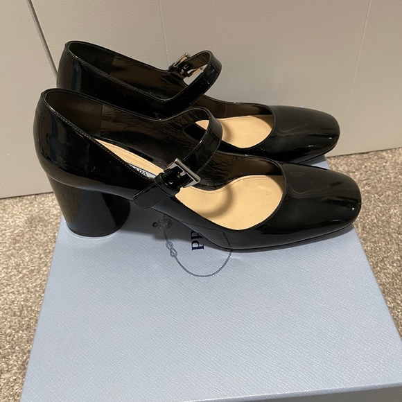 Prada patent leather shoes - Picture 2 of 6